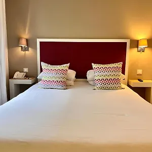 Kyriad 18 - Porte De Clignancourt - Montmartre Hotel