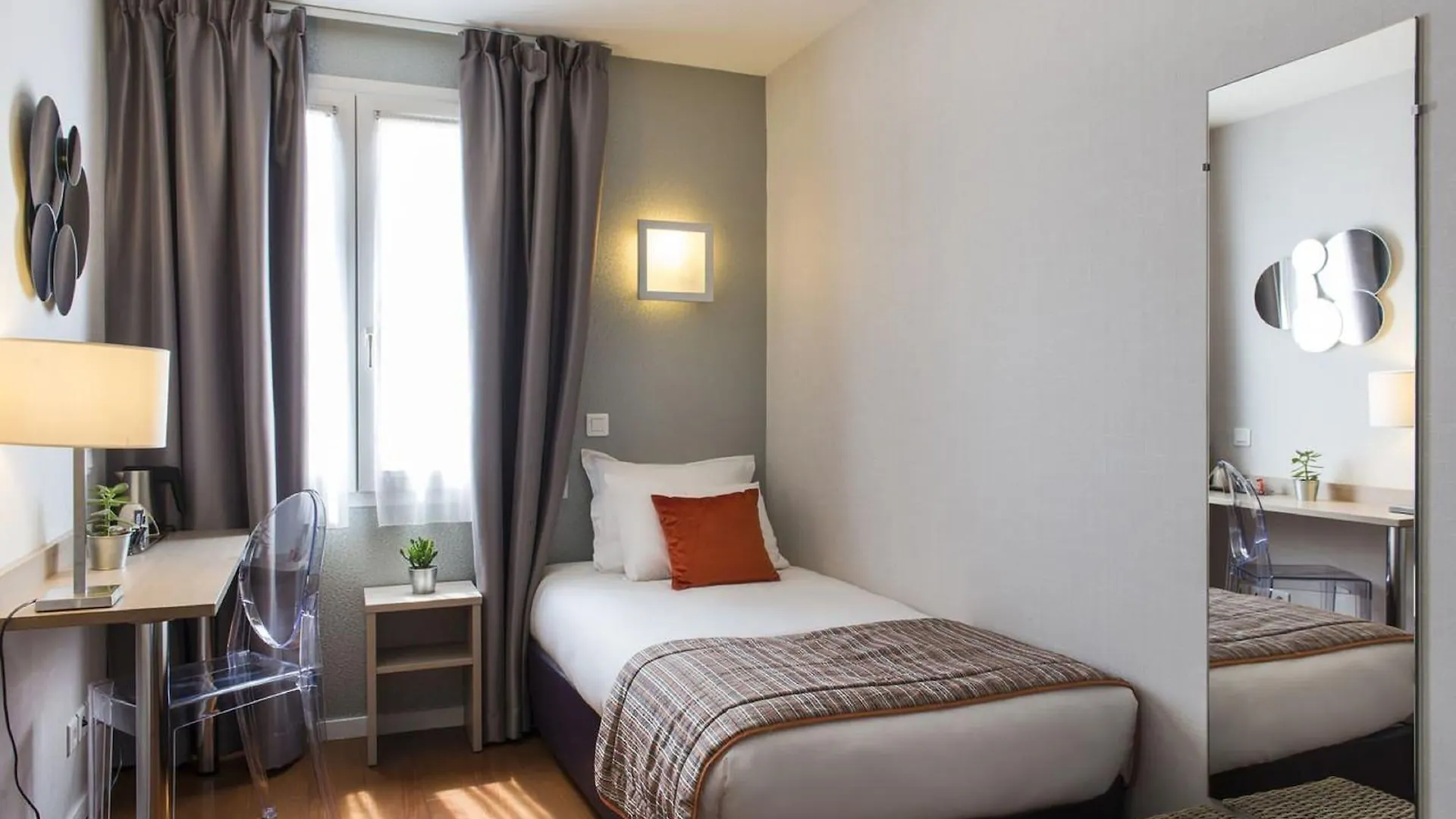 Diese Hotel Bastille Paris 3*,