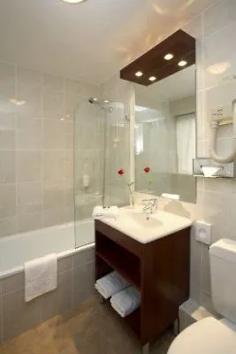 ***  Diese Hotel Bastille Paris France